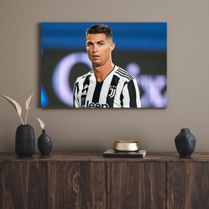تابلو دکوراتیو فوتبالی رونالدو با لباس یوونتوس Ronaldo in Juventus uniform
