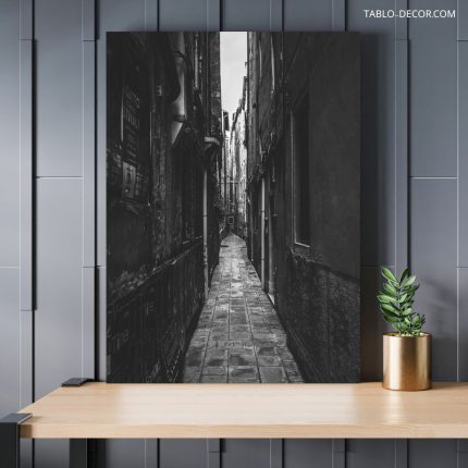 تابلو کوچه تنگ و تاریک Narrow and dark alley