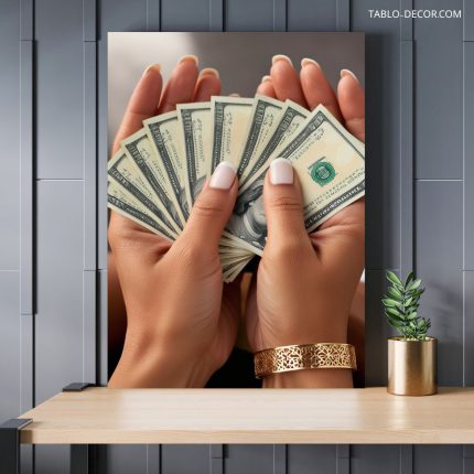 تابلو دلار در دستان دختر Dollars in the hands of the girl