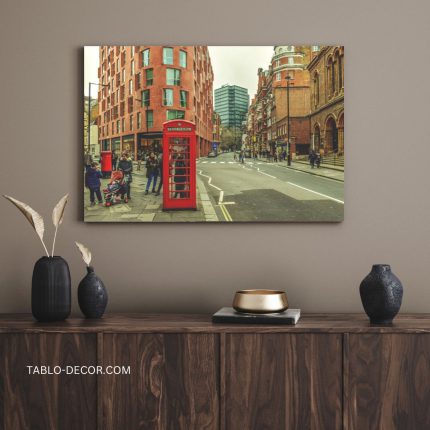 تابلو کیوسک تلفن قرمز رنگ در لندن Red telephone kiosk in London
