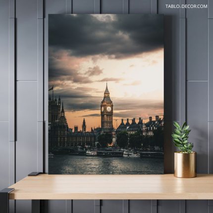 تابلو ساعت معروف لندن The famous clock of London