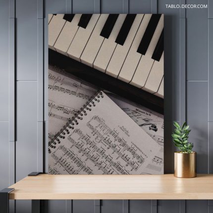 تابلو پیانو و نت موسیقی Piano and sheet music